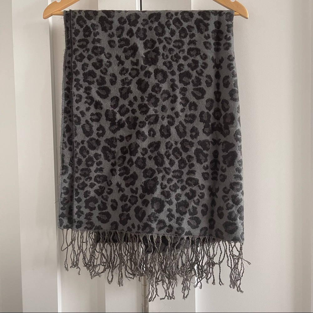 Black & grey cheetah scarf